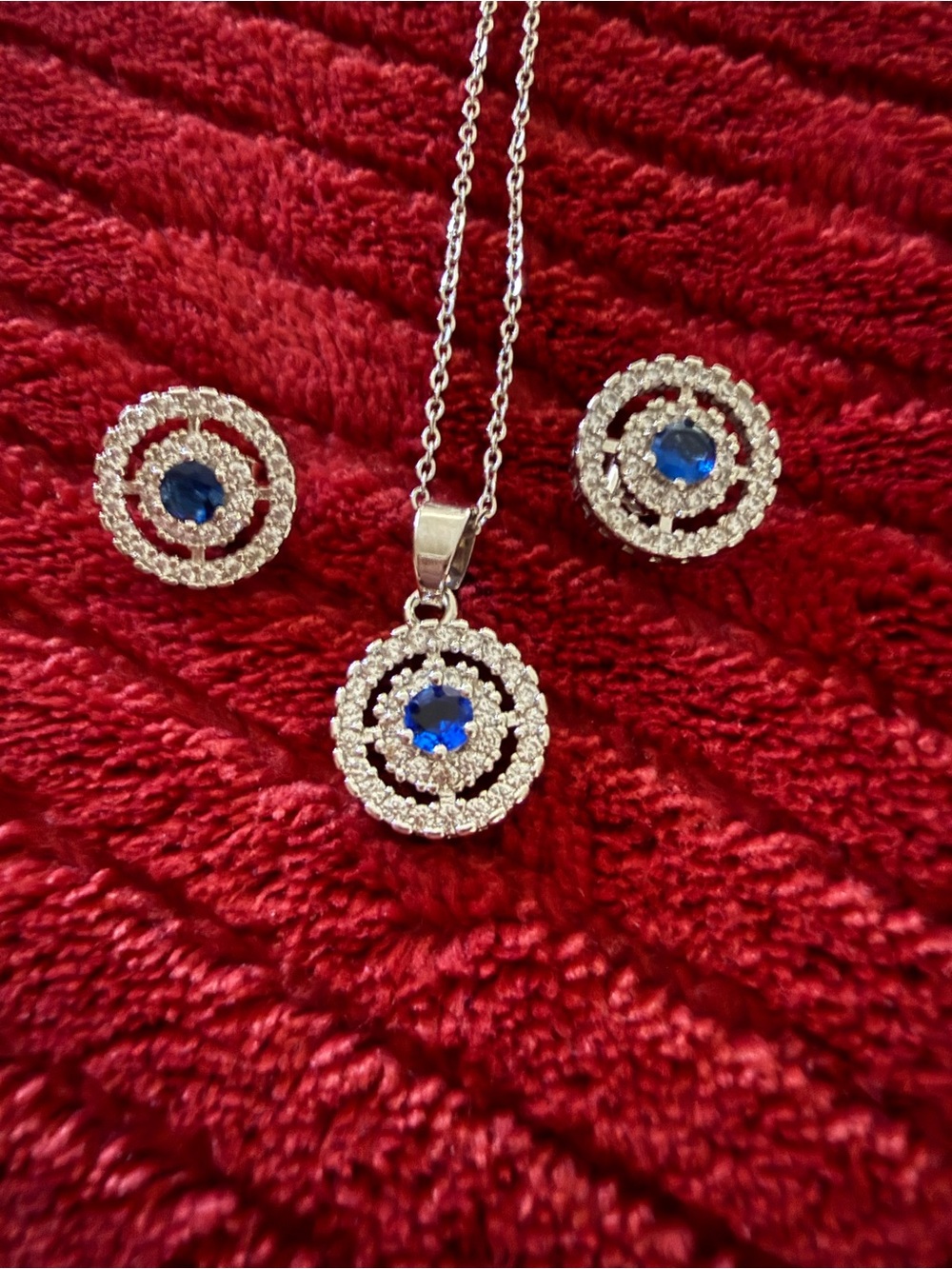 White Gold Filled Blue Crystal Pendant Necklace & Earrings Set NEW with Box